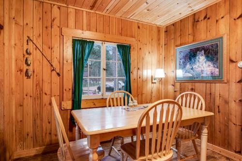 Cedaroma Cabin 1