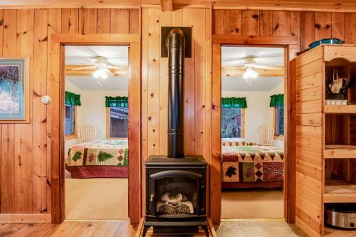 Cedaroma Cabin 1