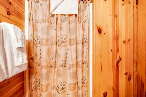 Cedaroma Cabin 1