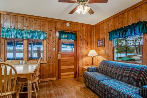 Cedaroma Cabin 4