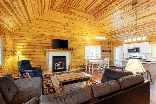Cedaroma Log-home 11