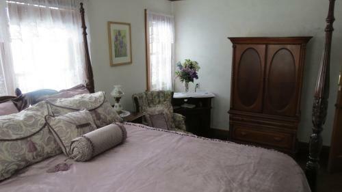 Lilac Village Bed & Breakfast