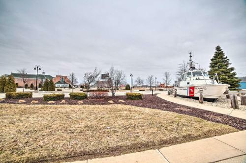 Apartamento Chic Sturgeon Bay Escape - Walk To Downtown And Bay!
