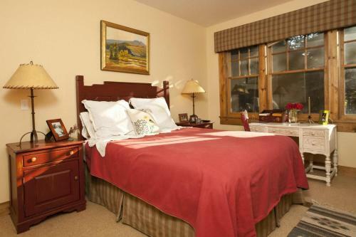 Abode At Arrowhead