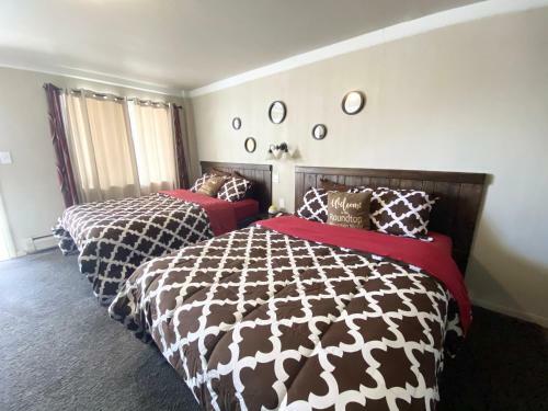 Hotel Roundtop Mountain Vista - Cabins And Motel