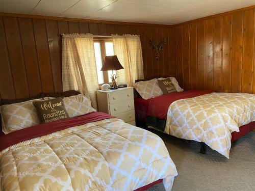 Hotel Roundtop Mountain Vista - Cabins And Motel