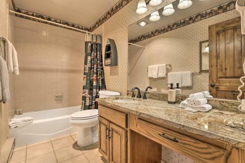 Year-round Mountain Getaway With Hot Tub, Golf Access