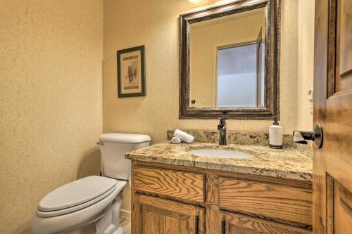 Year-round Mountain Getaway With Hot Tub, Golf Access