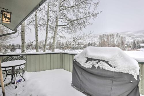 Year-round Mountain Getaway With Hot Tub, Golf Access