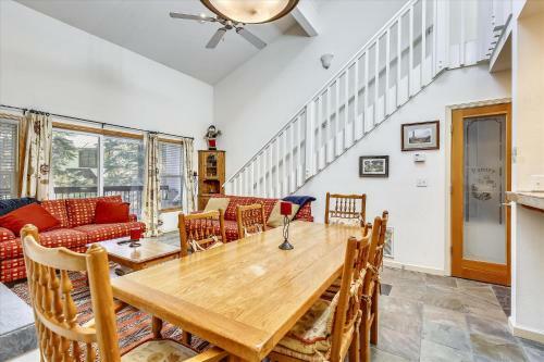 Tavern Inn Retreat #49