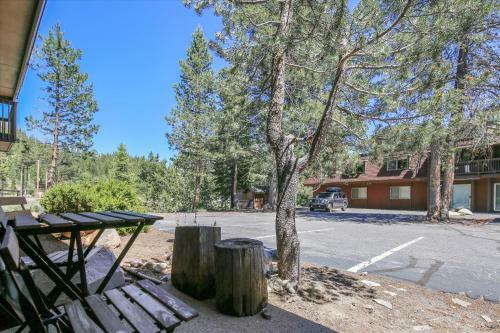 Squaw Peak Condo By The Village