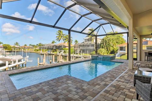 Canalfront Home - Walk 2 Blocks To Tigertail Beach