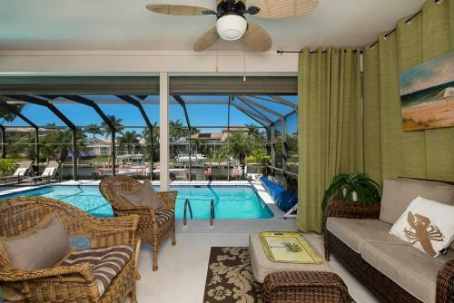 Waterfront Playground In Paradise Awaits!