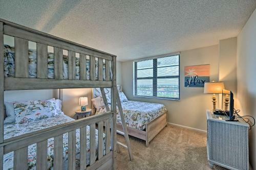 Apartamento Resort Condo With Balcony And Stunning Ocean Views!