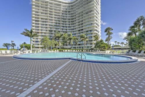 Apartamento Resort Condo With Balcony And Stunning Ocean Views!