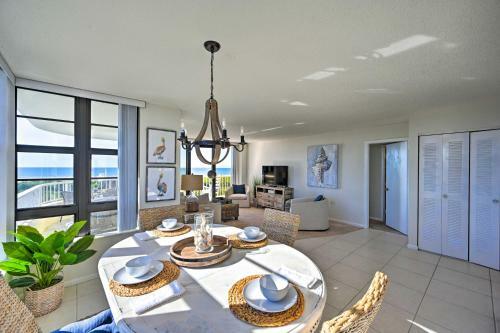 Apartamento Resort Condo With Balcony And Stunning Ocean Views!