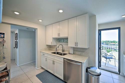 Apartamento Resort Condo With Balcony And Stunning Ocean Views!