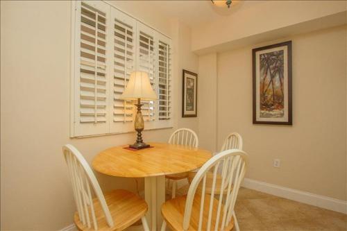 Apartamento Som 813 - Somerset Condo