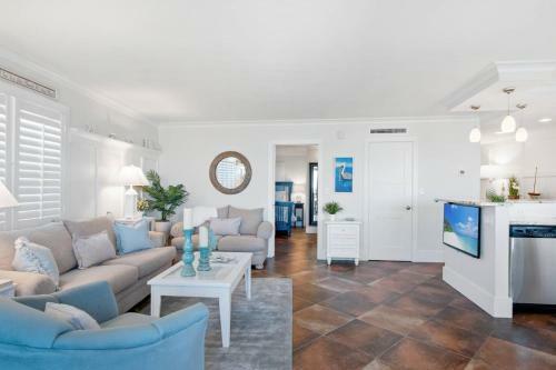 Riverside Club E201