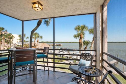 Riverside Club E201