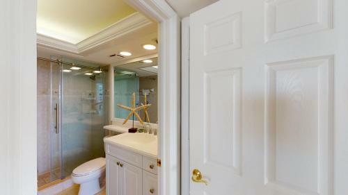 Views! Views! Views! Beachfront End Unit At South Seas
