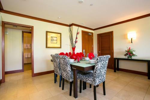 Large 2 Bed, 2 Bath Corner Villa At Beach Villas At Ko Olina Ot210