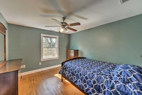 South Kingstown Home - Located On Uri Campus!