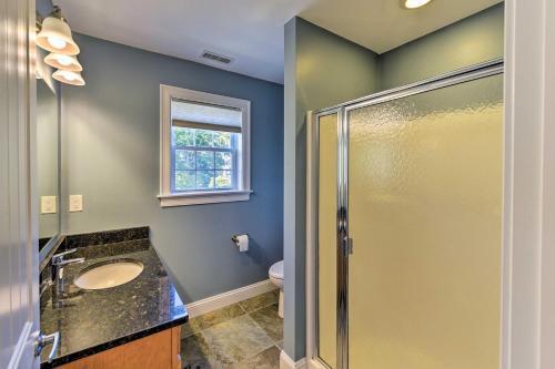 South Kingstown Home - Located On Uri Campus!