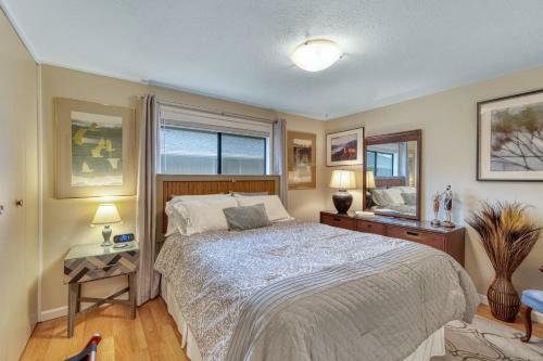 2 Bed 1 Bath Vacation Home In Newport