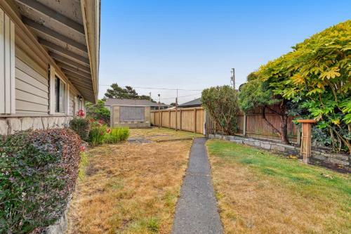 2 Bed 1 Bath Vacation Home In Newport