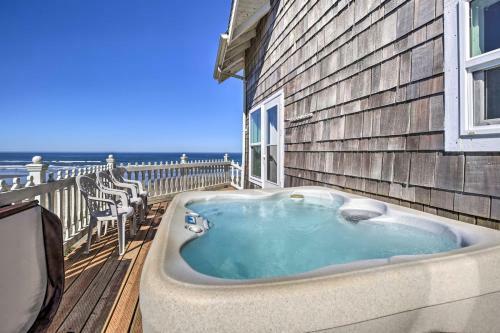 Beachfront Newport Cottage With Private Hot Tub