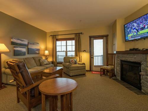 2 Br: Soaring Eagle 002