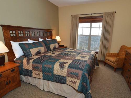 2 Br: Soaring Eagle 002