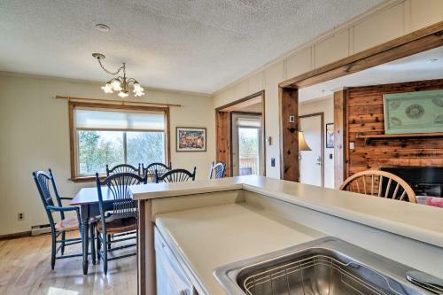 Apartamento Cozy Snowshoe Condo With Balcony And West-facing Views