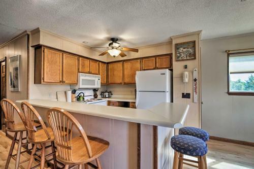 Apartamento Cozy Snowshoe Condo With Balcony And West-facing Views