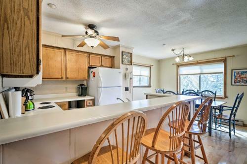 Apartamento Cozy Snowshoe Condo With Balcony And West-facing Views