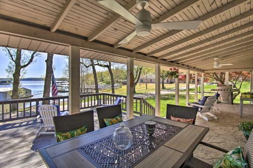 Idyllic Family Getaway With Grand Lake Access!