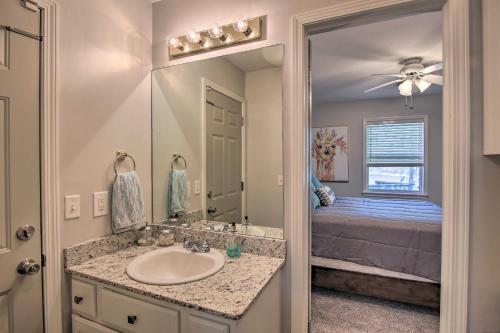 Idyllic Family Getaway With Grand Lake Access!