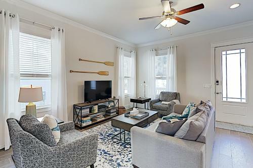 New Listing! Coastal Paradise - Walk To Beach Home