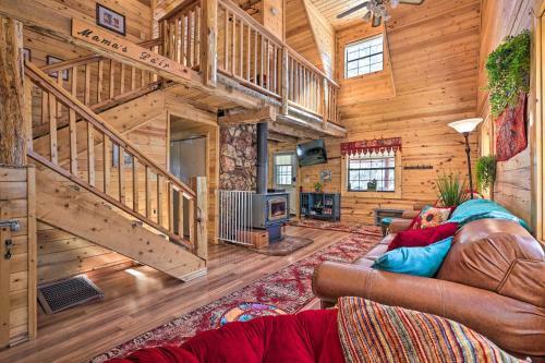Rustic Duck Creek Village Cabin With Fire Pit!