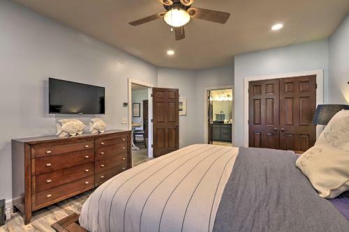 Apartamento Luxe Condo With Golf Course View And Lake Access!