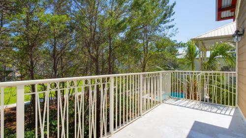 Z-crest Hideaway By Blueswell