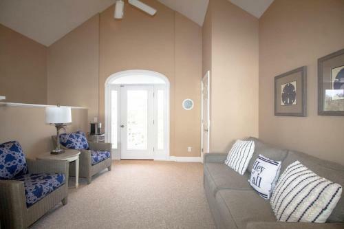 412 Tarpon - Five Bedroom House