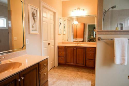412 Tarpon - Five Bedroom House