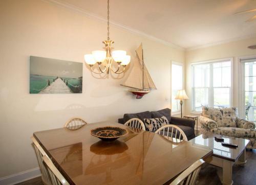 27 Quarterdeck - Three Bedroom House