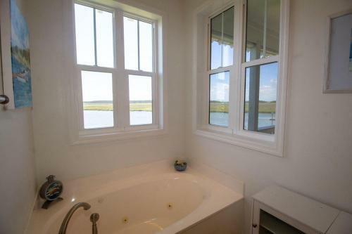27 Quarterdeck - Three Bedroom House
