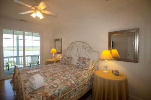 27 Quarterdeck - Three Bedroom House