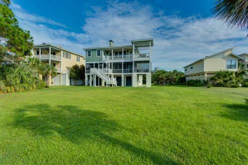 449 Tarpon - Five Bedroom House