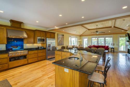 449 Tarpon - Five Bedroom House