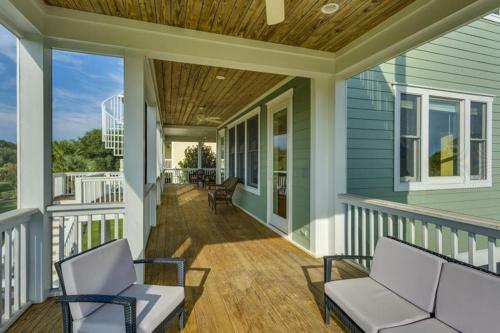 449 Tarpon - Five Bedroom House